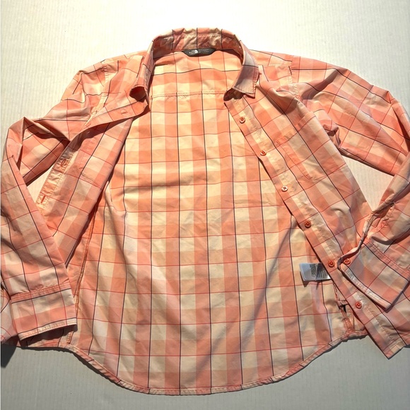 The North Face Long Sleeve Sunblocker Button Shirt Coral Plaid Pockets Women’s S - Picture 13 of 13